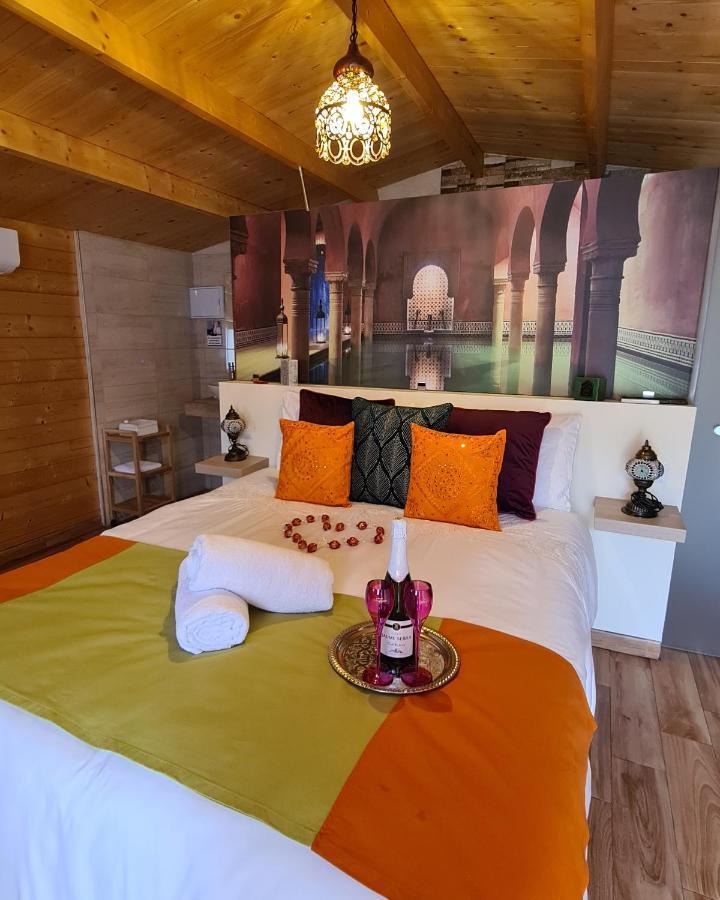 Mahalo Glamping Hotel Fuengirola Exterior photo